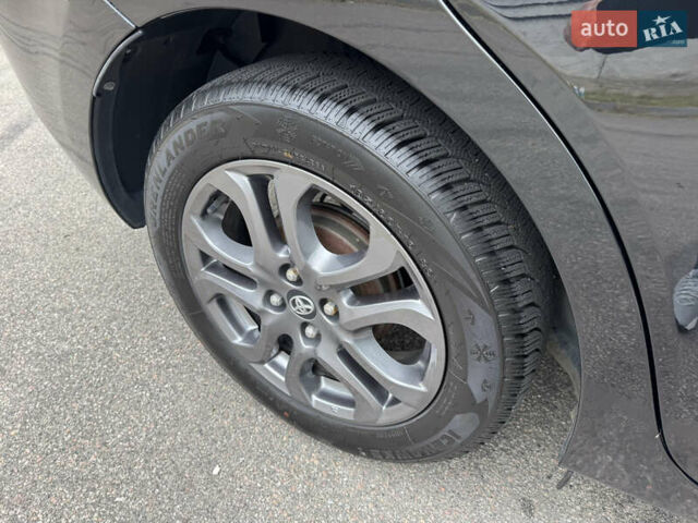 Чорний Тойота Яріс, об'ємом двигуна 1.5 л та пробігом 44 тис. км за 11999 $, фото 8 на Automoto.ua
