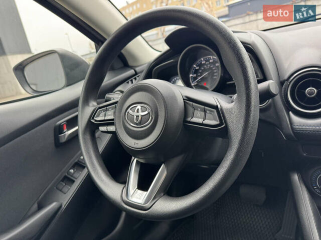 Чорний Тойота Яріс, об'ємом двигуна 1.5 л та пробігом 44 тис. км за 11999 $, фото 25 на Automoto.ua