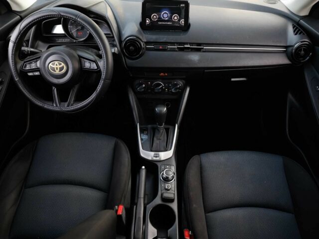 Чорний Тойота Яріс, об'ємом двигуна 1.5 л та пробігом 49 тис. км за 8000 $, фото 8 на Automoto.ua