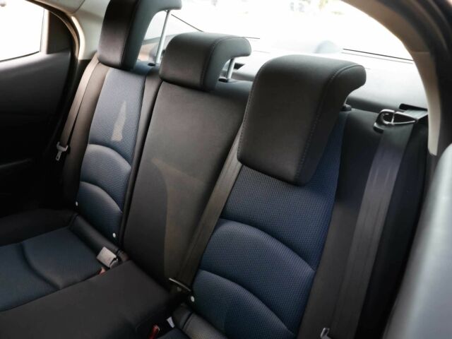 Чорний Тойота Яріс, об'ємом двигуна 1.5 л та пробігом 49 тис. км за 8000 $, фото 9 на Automoto.ua