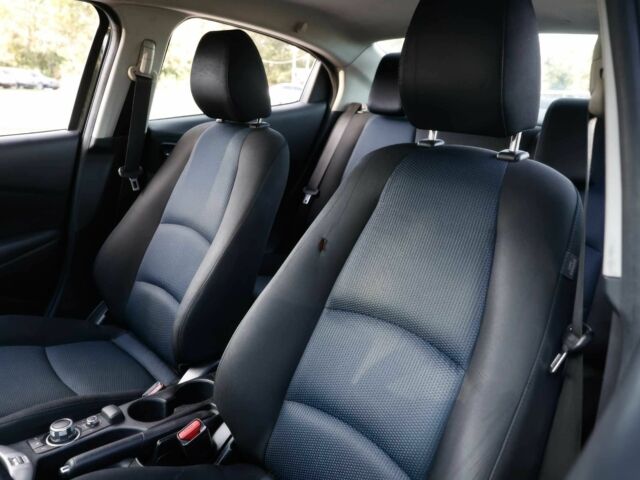 Чорний Тойота Яріс, об'ємом двигуна 1.5 л та пробігом 49 тис. км за 8000 $, фото 6 на Automoto.ua