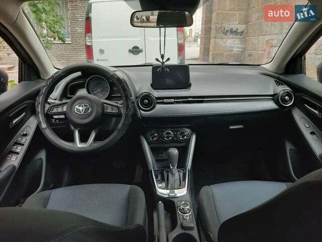 Тойота Яріс 2019 у Запоріжжя на Automoto.ua Чорний Тойота Яріс, об'ємом двигуна 1.5 л та пробігом 126 тис. км за 11500 $, фото 1 на Automoto.ua