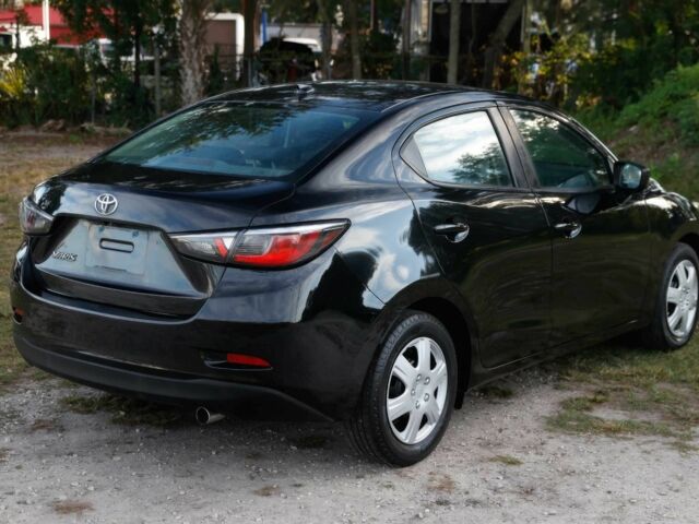 Чорний Тойота Яріс, об'ємом двигуна 1.5 л та пробігом 49 тис. км за 8000 $, фото 4 на Automoto.ua