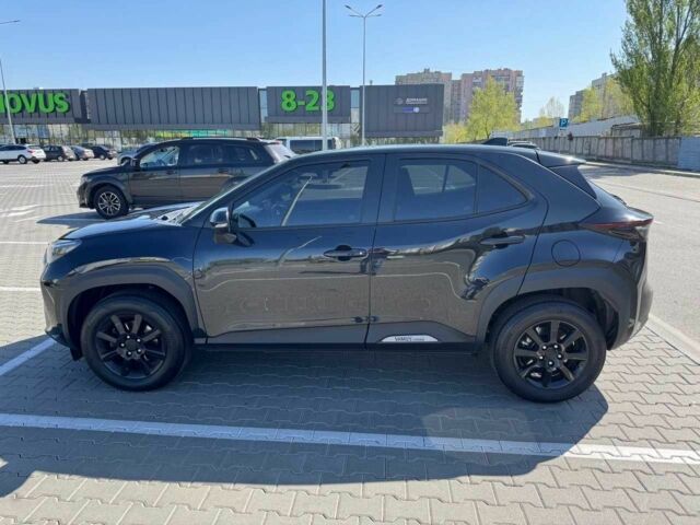 Черный Тойота Ярис, объемом двигателя 1.5 л и пробегом 24 тыс. км за 20200 $, фото 2 на Automoto.ua