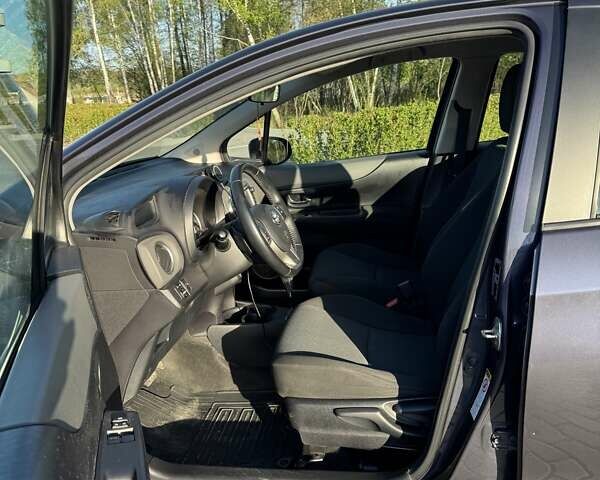 Фиолетовый Тойота Ярис, объемом двигателя 1.3 л и пробегом 130 тыс. км за 9500 $, фото 2 на Automoto.ua