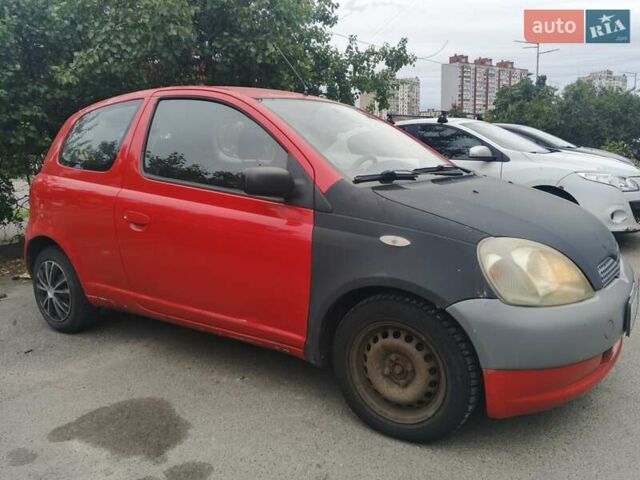 Красный Тойота Ярис, объемом двигателя 1 л и пробегом 260 тыс. км за 2750 $, фото 1 на Automoto.ua