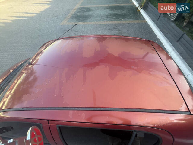 Червоний Тойота Яріс, об'ємом двигуна 1.3 л та пробігом 200 тис. км за 3500 $, фото 3 на Automoto.ua