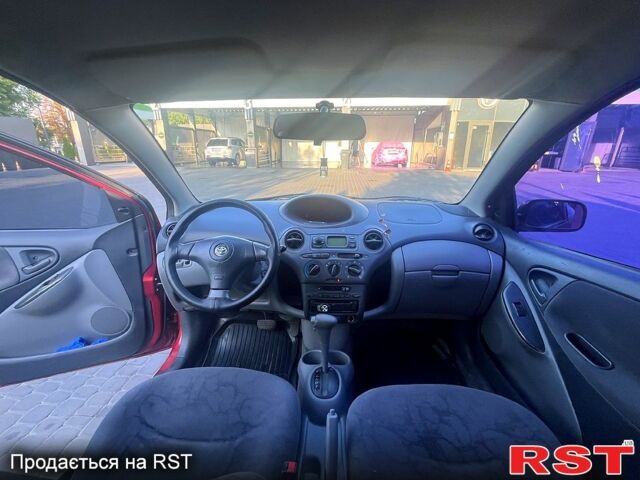 Червоний Тойота Яріс, об'ємом двигуна 1.3 л та пробігом 199 тис. км за 4000 $, фото 8 на Automoto.ua