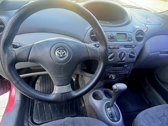 Червоний Тойота Яріс, об'ємом двигуна 1.3 л та пробігом 199 тис. км за 4000 $, фото 7 на Automoto.ua