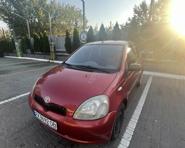 Червоний Тойота Яріс, об'ємом двигуна 1.3 л та пробігом 200 тис. км за 3500 $, фото 1 на Automoto.ua