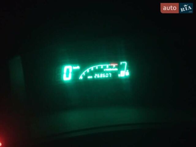 Червоний Тойота Яріс, об'ємом двигуна 1.3 л та пробігом 268 тис. км за 5500 $, фото 11 на Automoto.ua