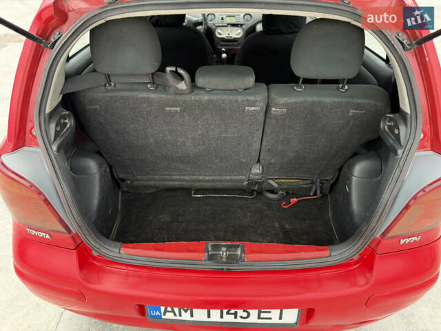 Красный Тойота Ярис, объемом двигателя 1 л и пробегом 240 тыс. км за 2600 $, фото 15 на Automoto.ua