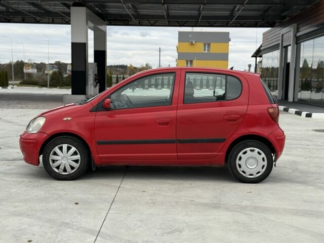 Красный Тойота Ярис, объемом двигателя 1 л и пробегом 240 тыс. км за 2600 $, фото 3 на Automoto.ua