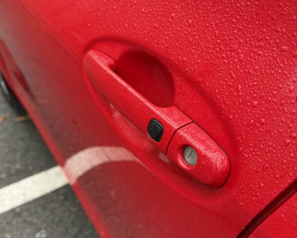 Красный Тойота Ярис, объемом двигателя 1.3 л и пробегом 151 тыс. км за 4950 $, фото 17 на Automoto.ua