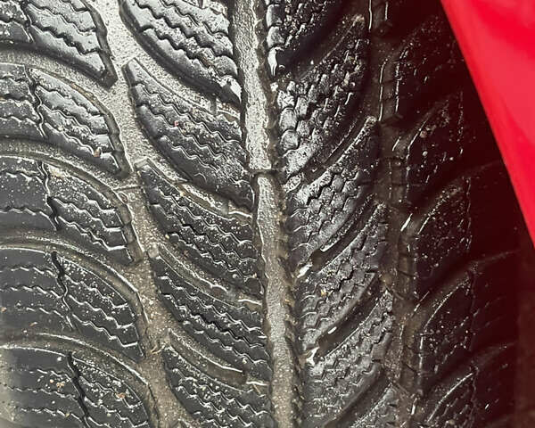 Красный Тойота Ярис, объемом двигателя 1.3 л и пробегом 182 тыс. км за 5900 $, фото 38 на Automoto.ua