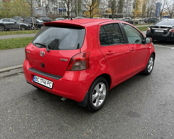 Красный Тойота Ярис, объемом двигателя 1.3 л и пробегом 151 тыс. км за 4950 $, фото 4 на Automoto.ua