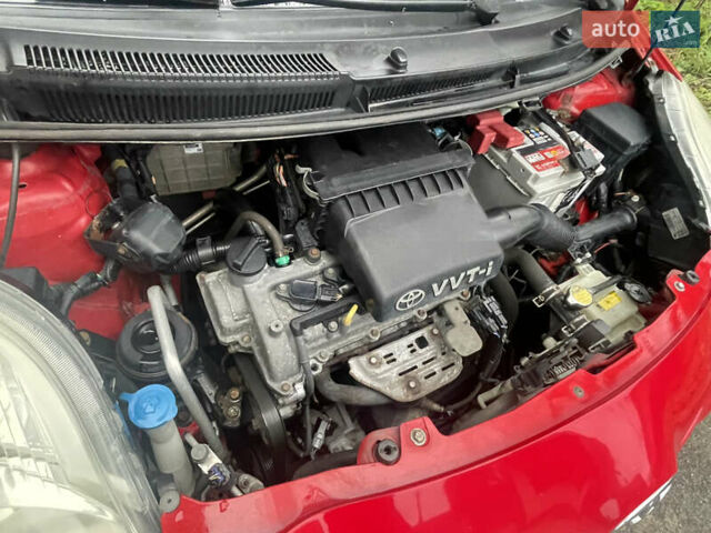 Красный Тойота Ярис, объемом двигателя 1.3 л и пробегом 182 тыс. км за 5900 $, фото 32 на Automoto.ua
