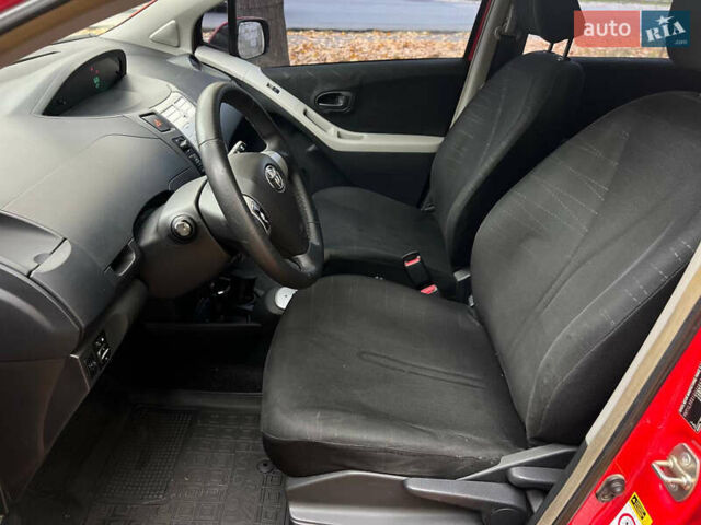 Красный Тойота Ярис, объемом двигателя 1.3 л и пробегом 158 тыс. км за 4999 $, фото 19 на Automoto.ua