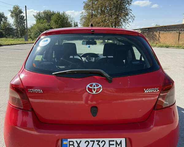 Тойота Ярис 2006 в Киеве на Automoto.ua Красный Тойота Ярис, объемом двигателя 1.3 л и пробегом 180 тыс. км за 5200 $, фото 4 на Automoto.ua