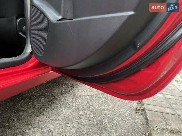 Красный Тойота Ярис, объемом двигателя 1.3 л и пробегом 182 тыс. км за 5900 $, фото 14 на Automoto.ua