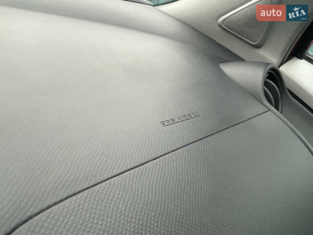 Красный Тойота Ярис, объемом двигателя 1.3 л и пробегом 182 тыс. км за 5900 $, фото 31 на Automoto.ua