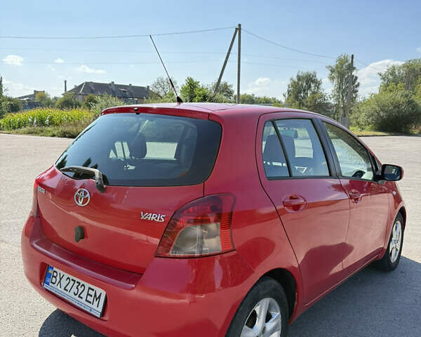 Тойота Ярис 2006 в Киеве на Automoto.ua Красный Тойота Ярис, объемом двигателя 1.3 л и пробегом 180 тыс. км за 5200 $, фото 5 на Automoto.ua