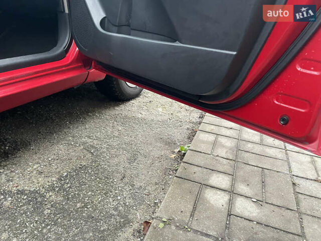 Красный Тойота Ярис, объемом двигателя 1.3 л и пробегом 182 тыс. км за 5900 $, фото 15 на Automoto.ua