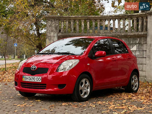 Красный Тойота Ярис, объемом двигателя 1.3 л и пробегом 158 тыс. км за 4999 $, фото 18 на Automoto.ua