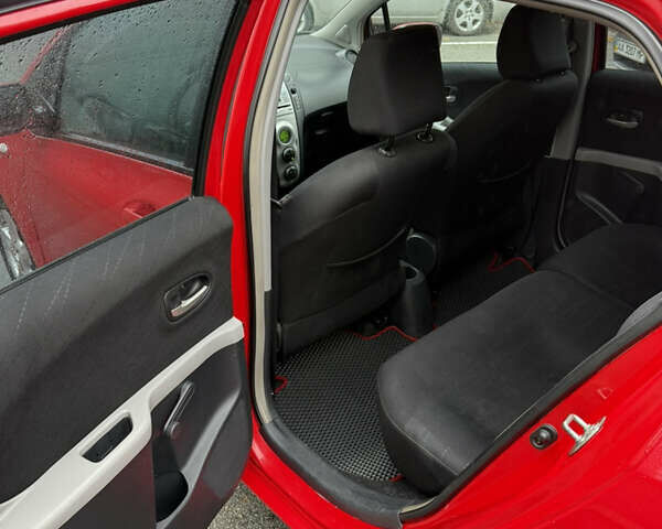 Красный Тойота Ярис, объемом двигателя 1.3 л и пробегом 151 тыс. км за 4950 $, фото 10 на Automoto.ua