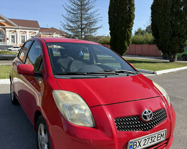 Тойота Ярис 2006 в Киеве на Automoto.ua Красный Тойота Ярис, объемом двигателя 1.3 л и пробегом 180 тыс. км за 5200 $, фото 2 на Automoto.ua