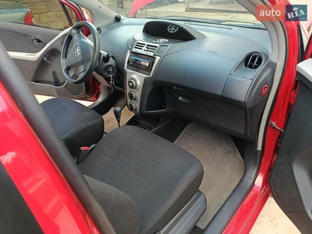 Червоний Тойота Яріс, об'ємом двигуна 1.3 л та пробігом 152 тис. км за 6000 $, фото 12 на Automoto.ua