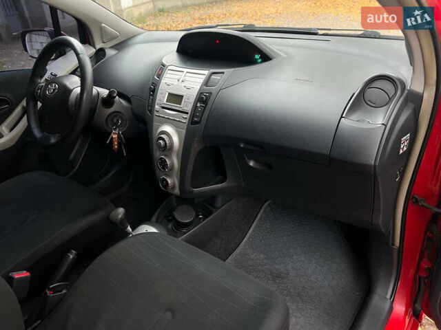 Красный Тойота Ярис, объемом двигателя 1.3 л и пробегом 158 тыс. км за 4999 $, фото 22 на Automoto.ua