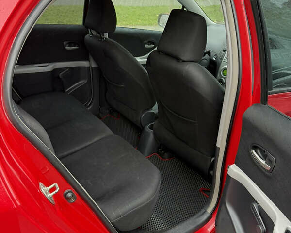 Красный Тойота Ярис, объемом двигателя 1.3 л и пробегом 151 тыс. км за 4950 $, фото 12 на Automoto.ua