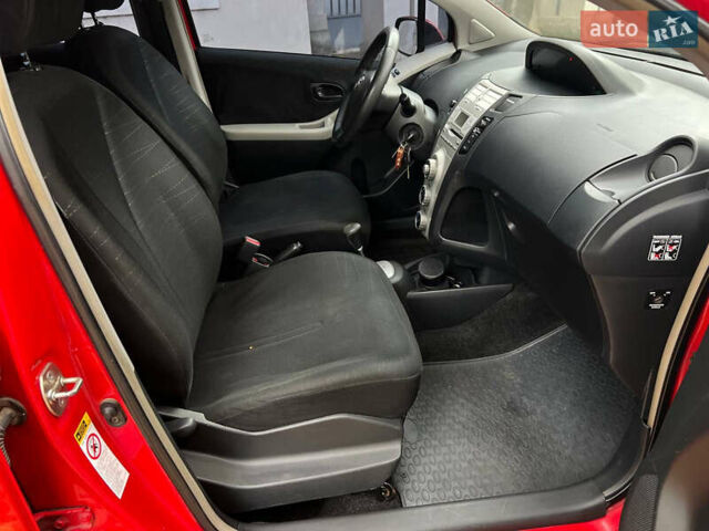 Красный Тойота Ярис, объемом двигателя 1.3 л и пробегом 158 тыс. км за 4999 $, фото 23 на Automoto.ua
