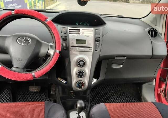 Тойота Ярис 2006 в Одессе на Automoto.ua Красный Тойота Ярис, объемом двигателя 1.3 л и пробегом 124 тыс. км за 6500 $, фото 5 на Automoto.ua