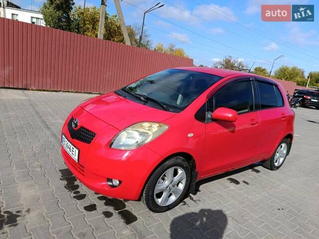 Червоний Тойота Яріс, об'ємом двигуна 1.3 л та пробігом 152 тис. км за 6000 $, фото 2 на Automoto.ua