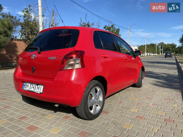 Тойота Ярис 2006 в Измаиле на Automoto.ua Красный Тойота Ярис, объемом двигателя 1.3 л и пробегом 152 тыс. км за 5450 $, фото 3 на Automoto.ua