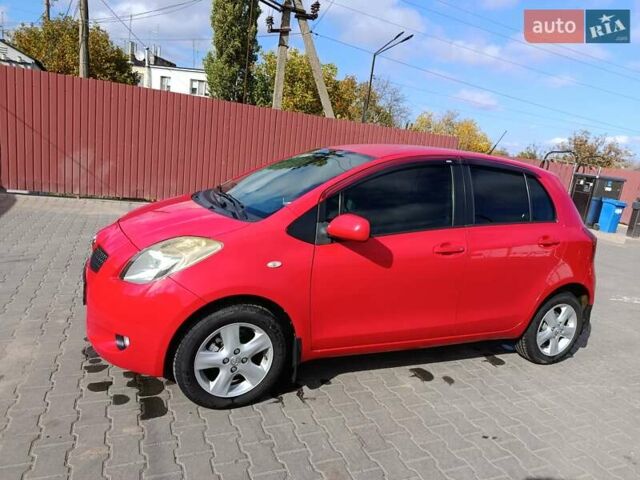 Червоний Тойота Яріс, об'ємом двигуна 1.3 л та пробігом 152 тис. км за 6000 $, фото 1 на Automoto.ua