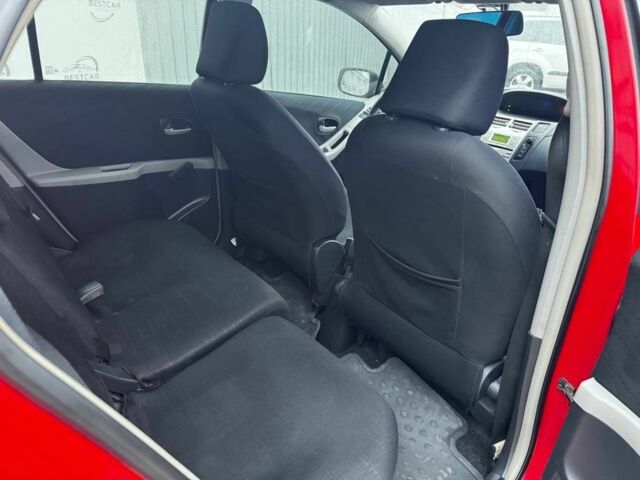 Красный Тойота Ярис, объемом двигателя 1.3 л и пробегом 147 тыс. км за 5400 $, фото 15 на Automoto.ua