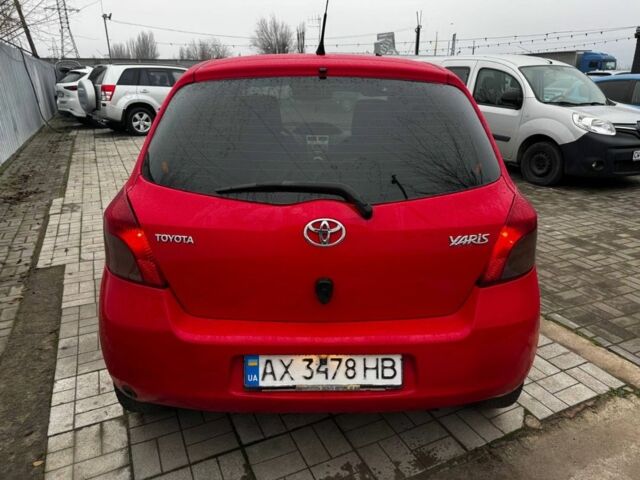 Красный Тойота Ярис, объемом двигателя 1.3 л и пробегом 147 тыс. км за 5400 $, фото 5 на Automoto.ua