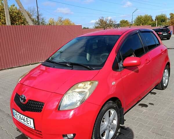 Червоний Тойота Яріс, об'ємом двигуна 1.3 л та пробігом 152 тис. км за 6000 $, фото 3 на Automoto.ua
