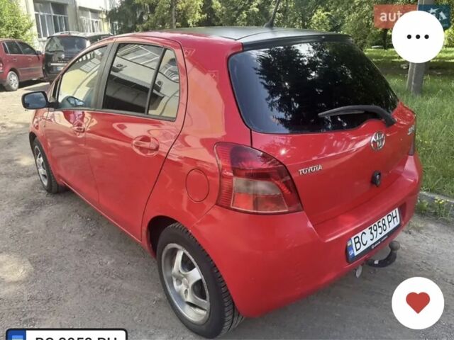 Красный Тойота Ярис, объемом двигателя 1.4 л и пробегом 380 тыс. км за 4800 $, фото 1 на Automoto.ua