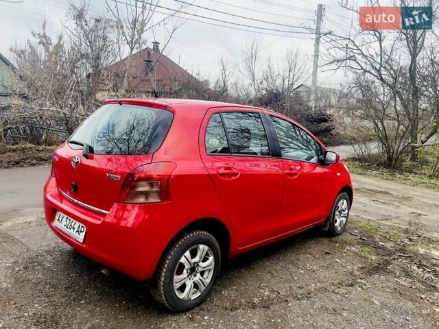 Червоний Тойота Яріс, об'ємом двигуна 1.3 л та пробігом 93 тис. км за 6500 $, фото 12 на Automoto.ua