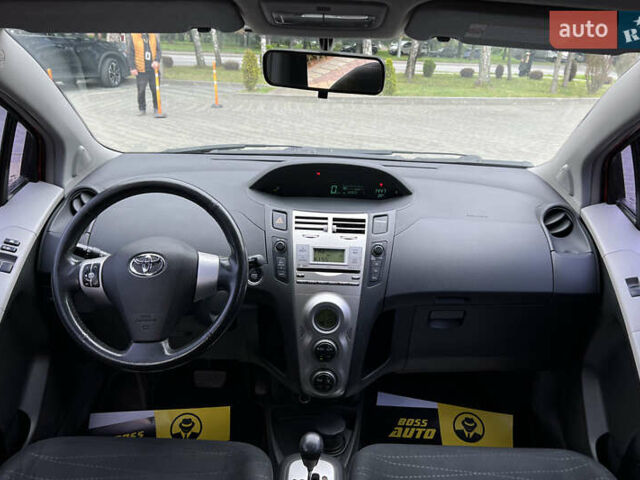 Красный Тойота Ярис, объемом двигателя 1.3 л и пробегом 153 тыс. км за 7300 $, фото 10 на Automoto.ua