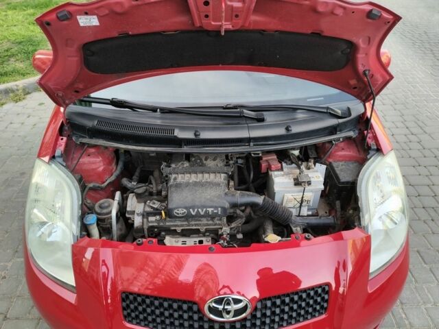Красный Тойота Ярис, объемом двигателя 0.13 л и пробегом 170 тыс. км за 5700 $, фото 20 на Automoto.ua