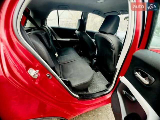 Червоний Тойота Яріс, об'ємом двигуна 1.3 л та пробігом 93 тис. км за 6500 $, фото 7 на Automoto.ua