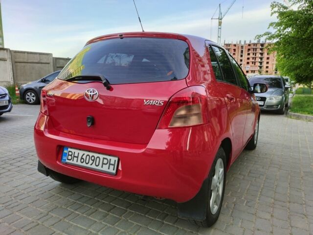 Красный Тойота Ярис, объемом двигателя 0.13 л и пробегом 170 тыс. км за 5700 $, фото 8 на Automoto.ua