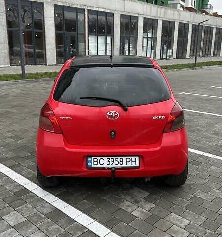 Красный Тойота Ярис, объемом двигателя 1.4 л и пробегом 386 тыс. км за 4700 $, фото 4 на Automoto.ua