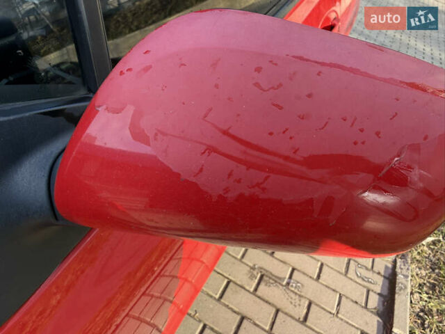 Красный Тойота Ярис, объемом двигателя 1.3 л и пробегом 158 тыс. км за 5200 $, фото 4 на Automoto.ua