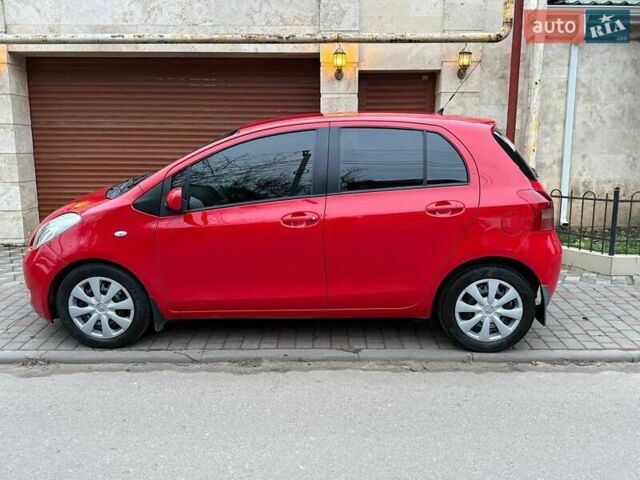 Червоний Тойота Яріс, об'ємом двигуна 1.3 л та пробігом 185 тис. км за 5300 $, фото 3 на Automoto.ua